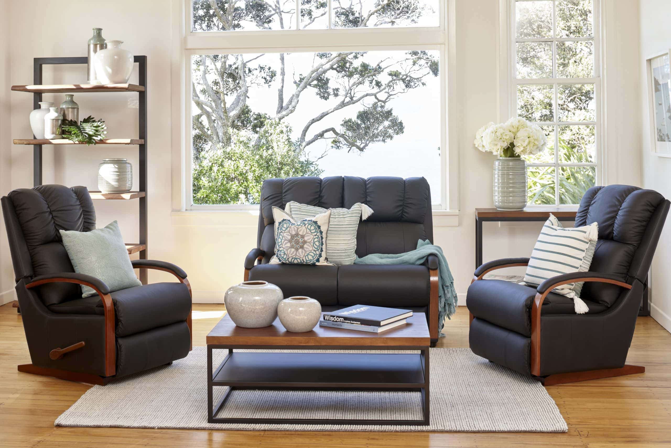 Harbor Town Lounge Suite Layback Living